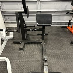 Black color Abs and back gym machine