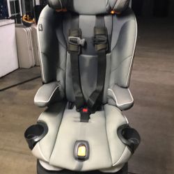 Chicco Car Seat (expires On 05/2030)