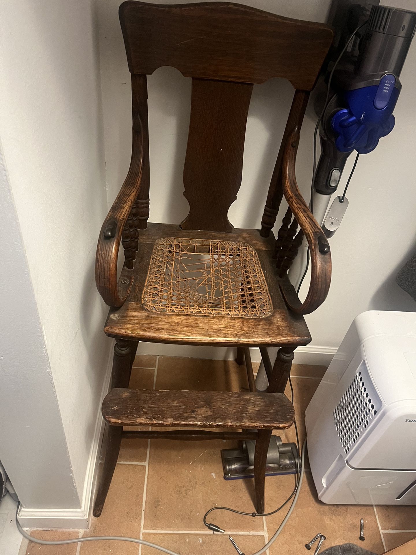 Antiqe Wooden High Chair Kids Seat