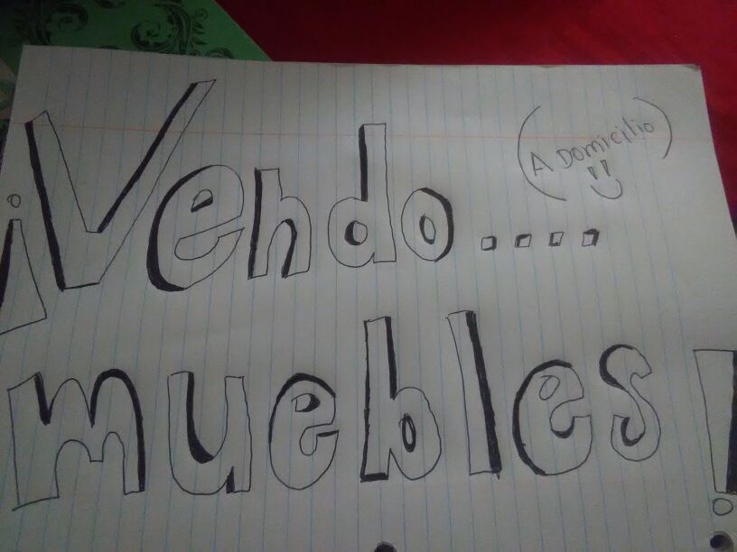 Comedores,sofa,estufas . Y electronicos.