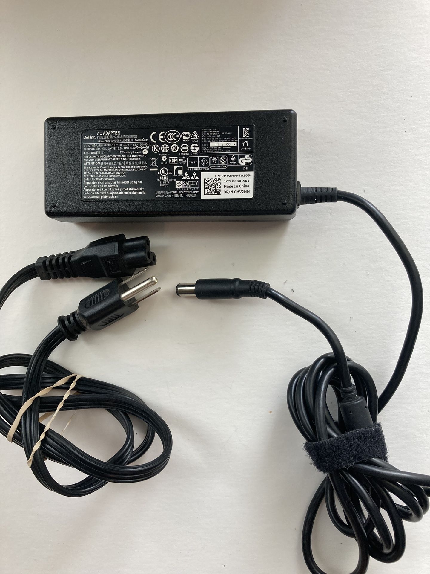 Dell AC Adapter Power Cord. Laptop & Computer Power Cord. Input: 100V-240V, Output: 19.5V, 4.62 A