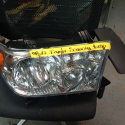 2008-17 Toyota Sequoia Right Headlight 