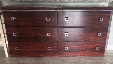 FREE Dresser set