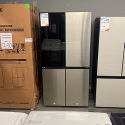 Samsung 23 cu.ft. Bespoke Counter Depth 4-Door Flex Fridge with Showcase Door