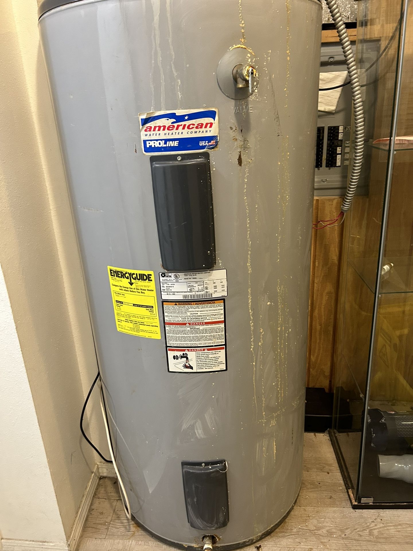 E62-119R-045DV - 119 Gallon Standard Electric Water Heater for Sale in  Inglewood, CA - OfferUp
