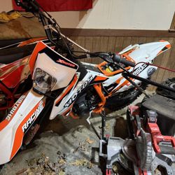 Dirt Bike 150cc 225cc And A 250ccc