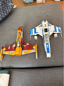 New Republic E-Wing™ vs. Shin Hati's Starfighter