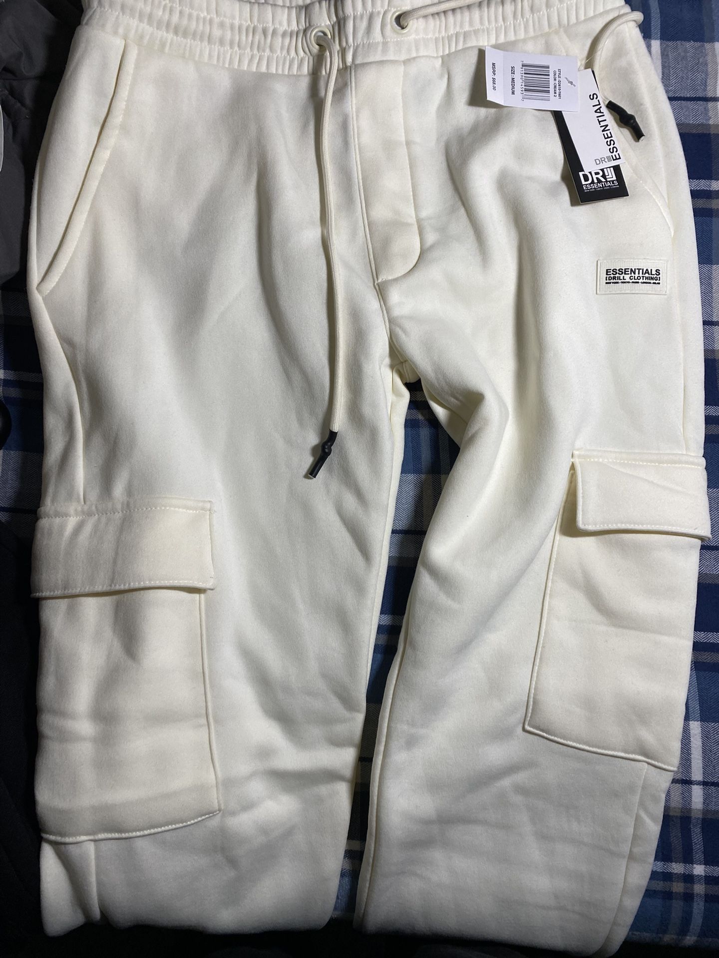 M essential white sweatpants