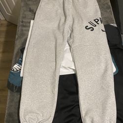 SUPREME UNDER RETAIL