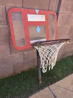 In-ground pool BASKETBALL HOOP