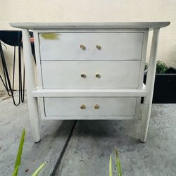 Mid Century Modern Night Stand, Sanding Project 