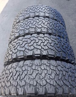 265 65 17 BFGOODRICH KO2 en perfectas condiciones de vida las 4