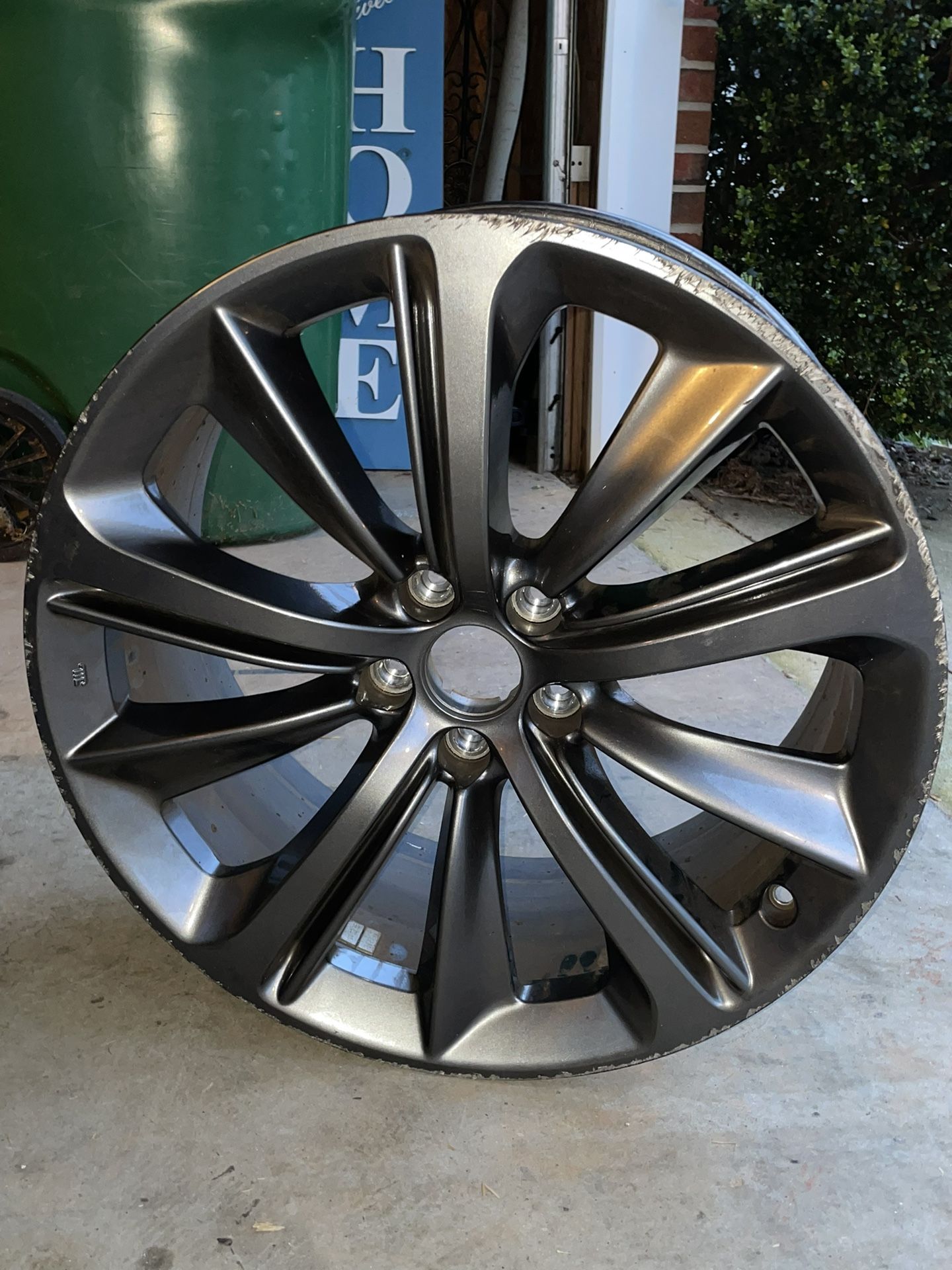 2018 Infiniti Q60 Sport  —-Only One Wheel —-Front 19*9  Wheel $180 