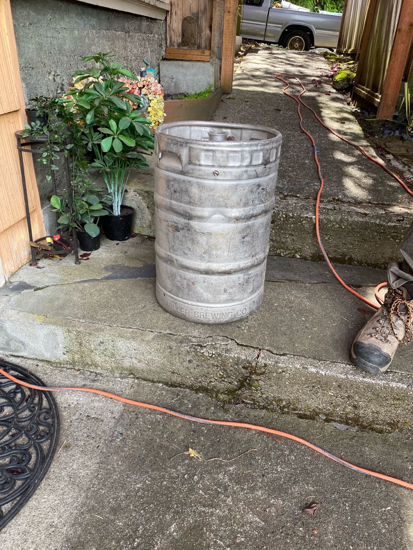 Free empty keg shell