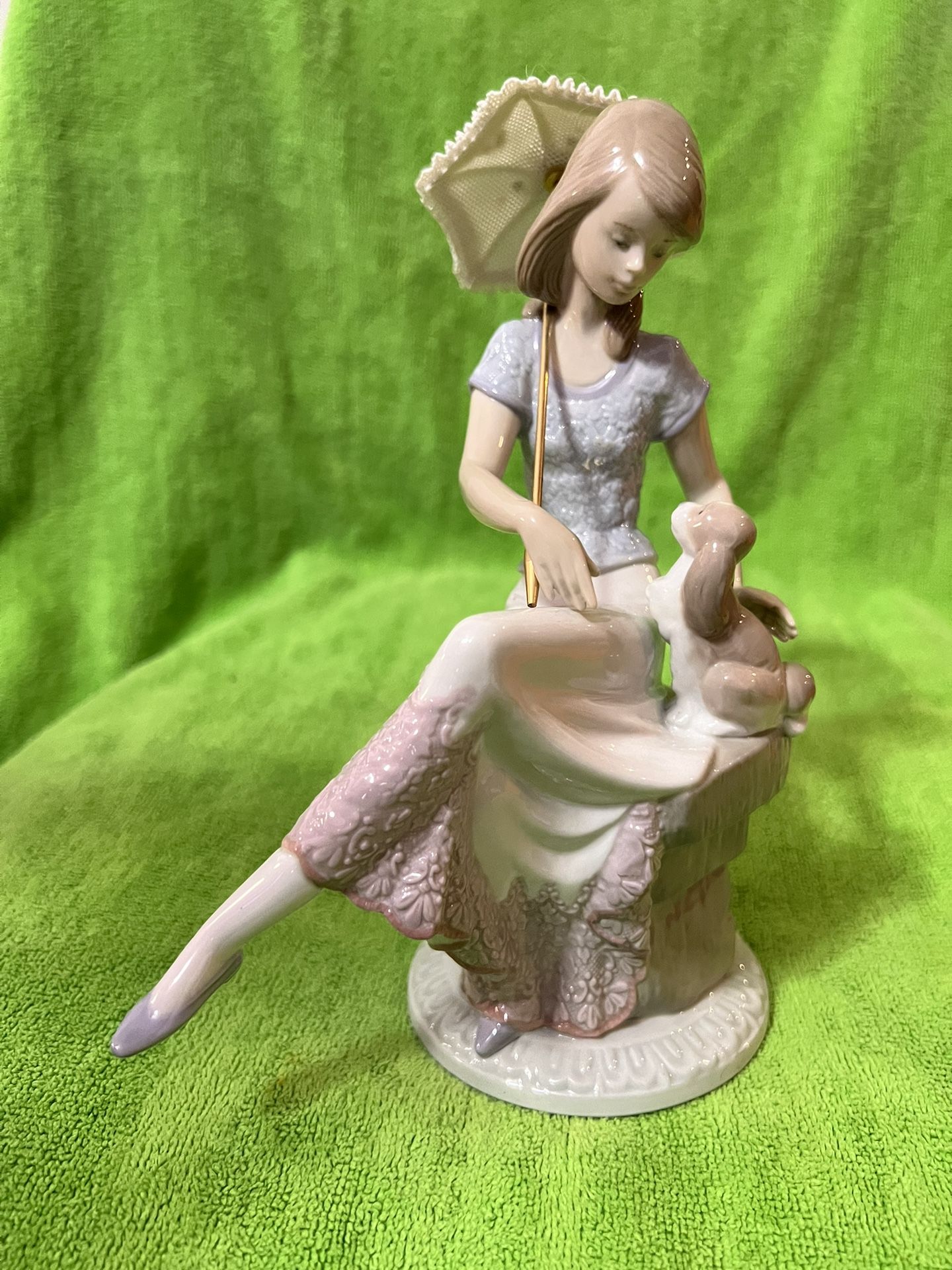 Lladro Picture Perfect Lady With Parasol And Puppy Figurine #7612