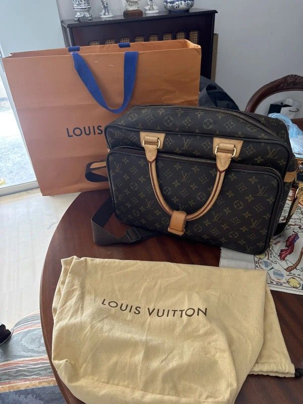 Louis vuitton Icare shoulder laptop bag