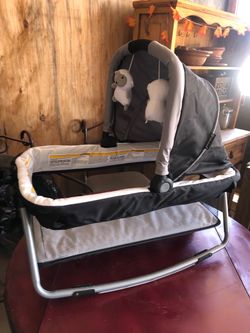 Baby Trend Portable Bassinet with Canopy