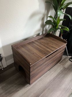 Wood cat box enclosure
