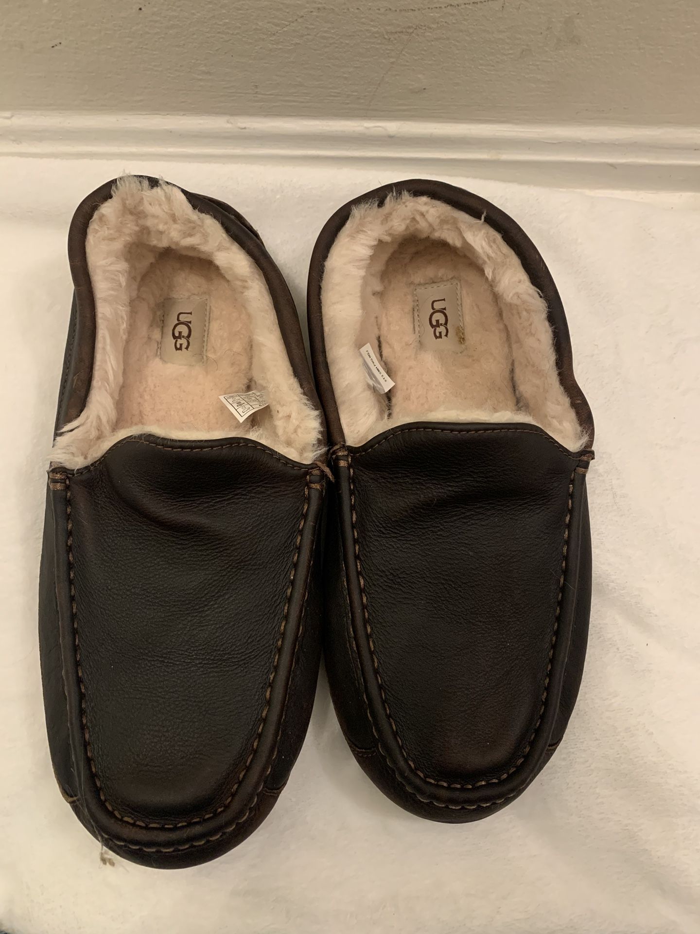 UGG Men’s Ascot Tea Leather Sheepskin Loafer Slippers Style 5379 Brown Size 12