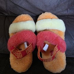 Little girl Ugg size 13c