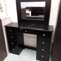 Black Vanity Dresser With Mirror!