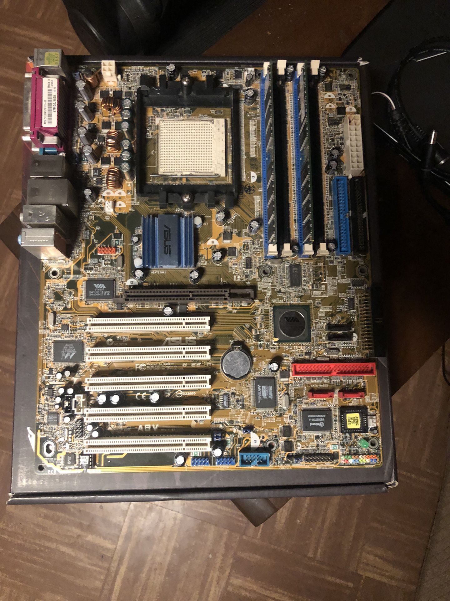 Asus A8V Delux AMD Motherboard 