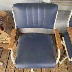 Chairs With Wheels
