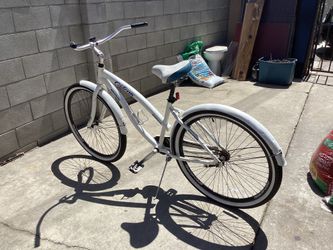 29 Beach Cruiser Genisis Galena Bike For Womens Excellent Condition Rims Tires Tube News $145