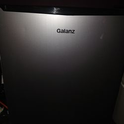 Mini Fridge 