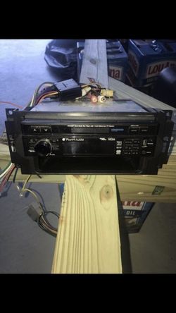 7inch Indash touch screen. MP3, Bluetooth, CD.