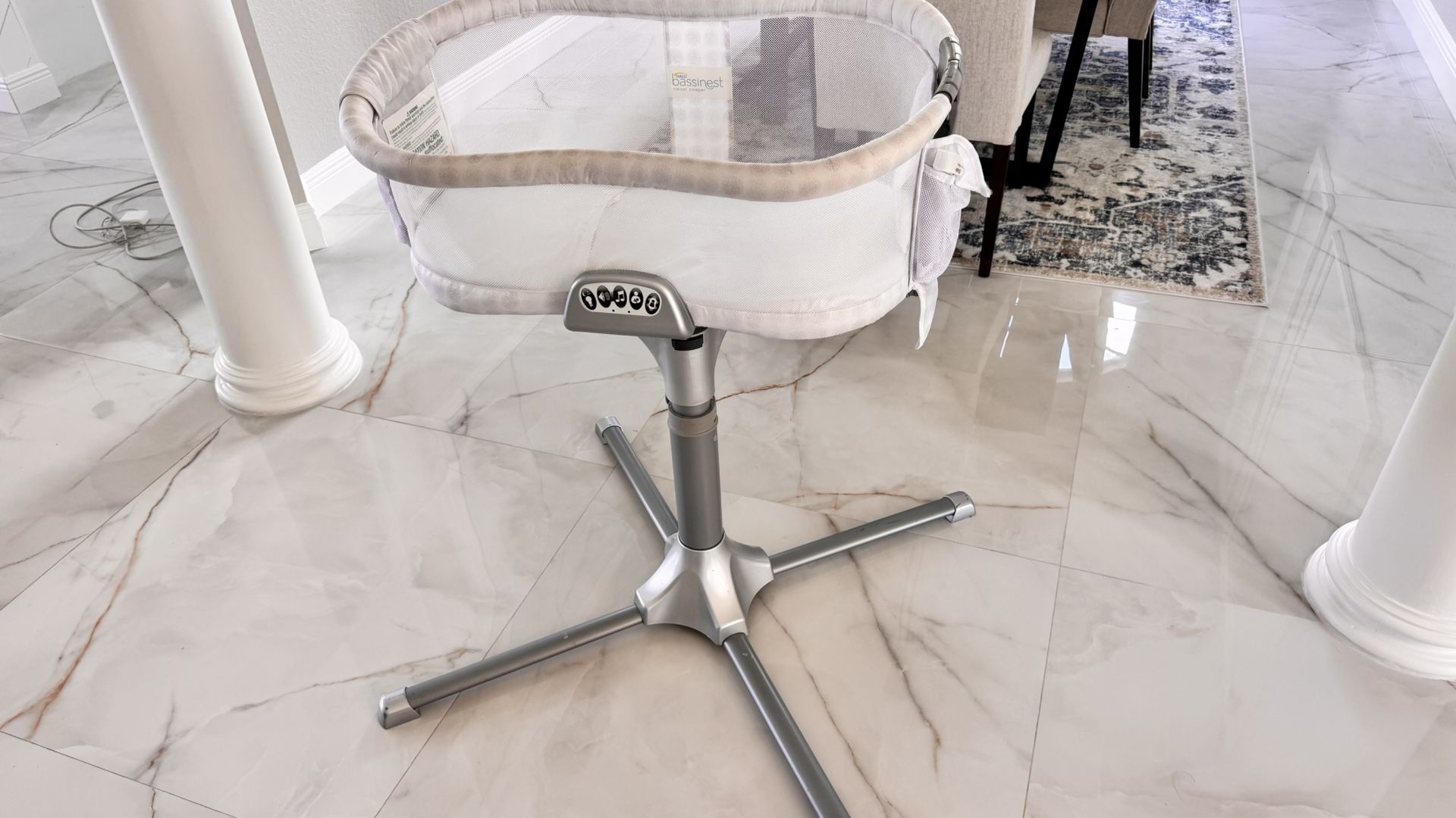 HALO Swivel Bassinet - Music & Vibration