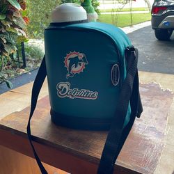 North Pole Dolphins 32 Oz Water Bottle Cooler