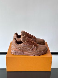 Men’s LV sneakers
