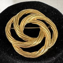 Vintage Monet Gold Tone Interlocking Circles Brooch Pin Great Condition Lovely 