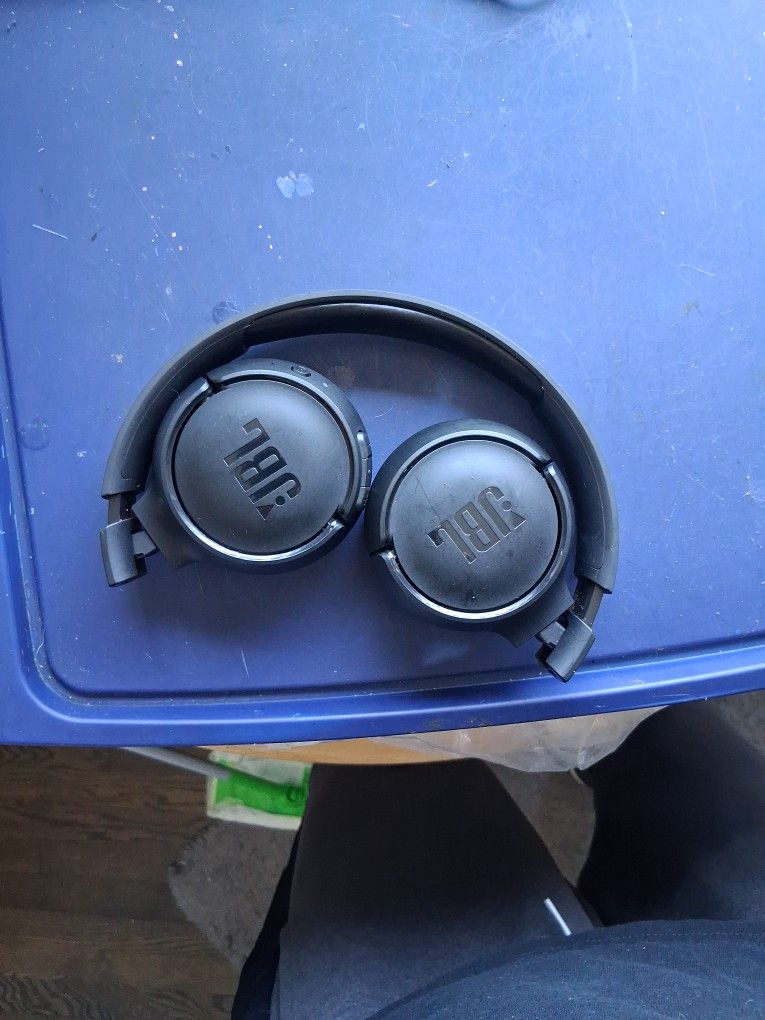 JBL Bluetooth Headphones Model# Tune 510BT