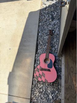 Use guitar and use TV