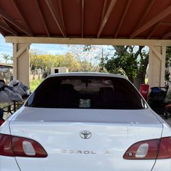 2000 Toyota Corolla