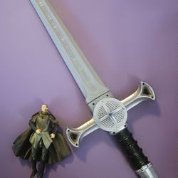 Lord Of The Rings Figure + Sword
