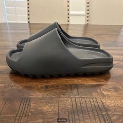 Yezzy Slides size 10