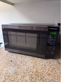 Hamilton Beach 0.9 cu. ft. Countertop Microwave - Black (HB54BK100112161)