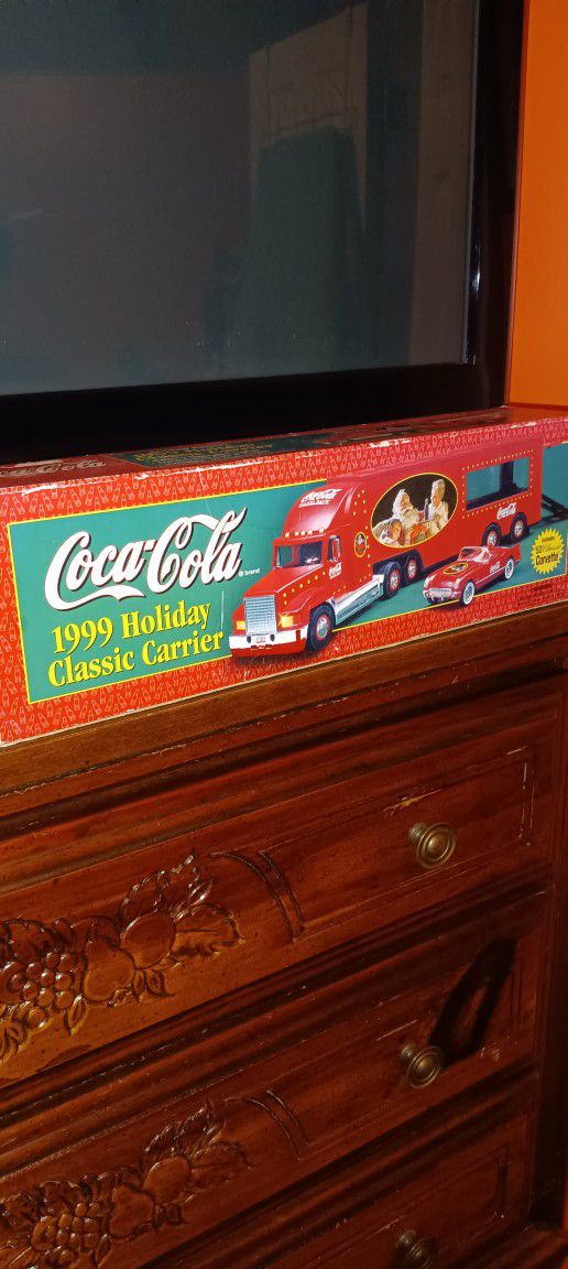 Coca Cola 1999 Holiday Classics Carrier 