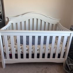 White Wood Baby Crib 