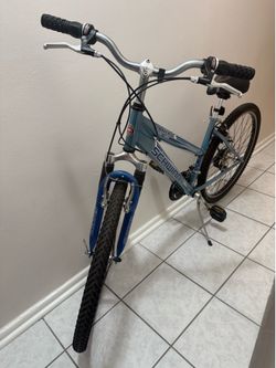 Schwinn traverse Woman’s bicycle