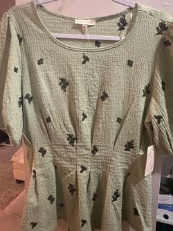 Fig + Flower Green Floral Textured Blouse – XL – New With Tags