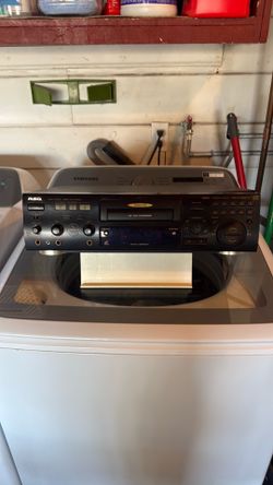RSQ RSQ-SV22 Video CD Player / Karaoke Machine – Untested – No Power Cord