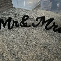 Mr & Mrs Table Sign
