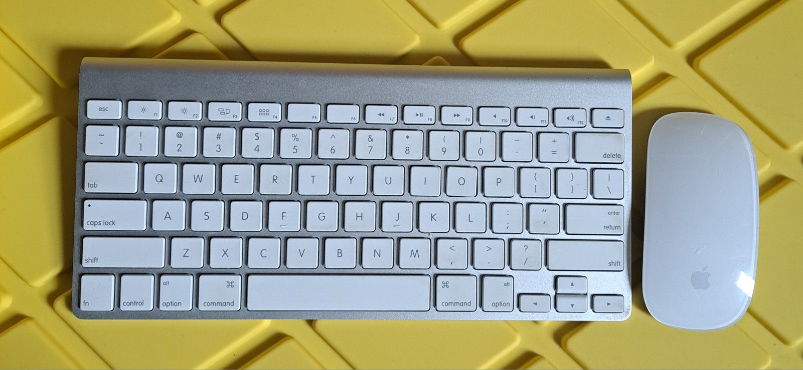 Apple Magic Mouse & 3rd gen Wireless Keyboard