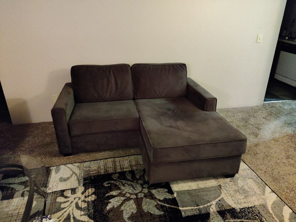 Pottery Barn Apartment Sofa W/Chaise - Delivery Available