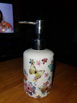 NEW CERAMIC SOAP OR LOTION DESPENSER