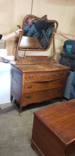 Antique Quarter-sawn Tiger Oak Dresser With Swivel Mirror